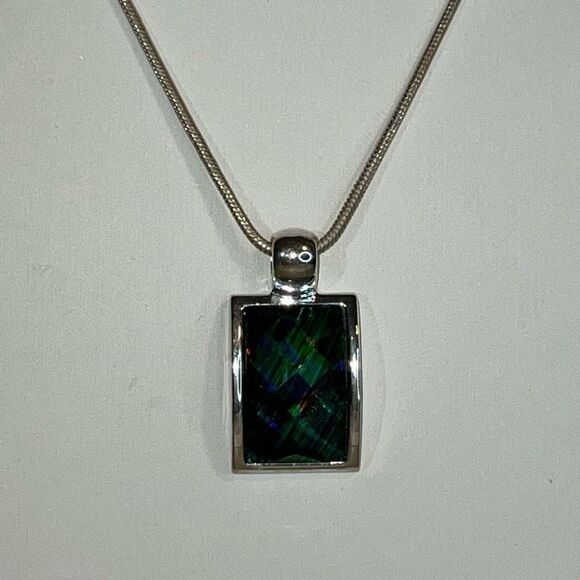 Kenneth Cole Pendant Necklace Women’s Silver Tone Faceted Green Multi Colored - Picture 1 of 7